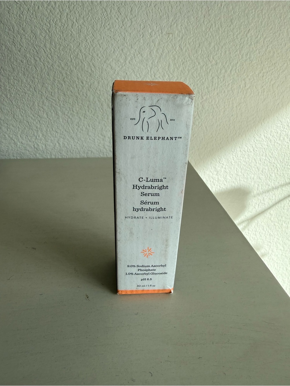 Drunk Elephant C-Luma Hydrabrigh t Serum - White & Orange